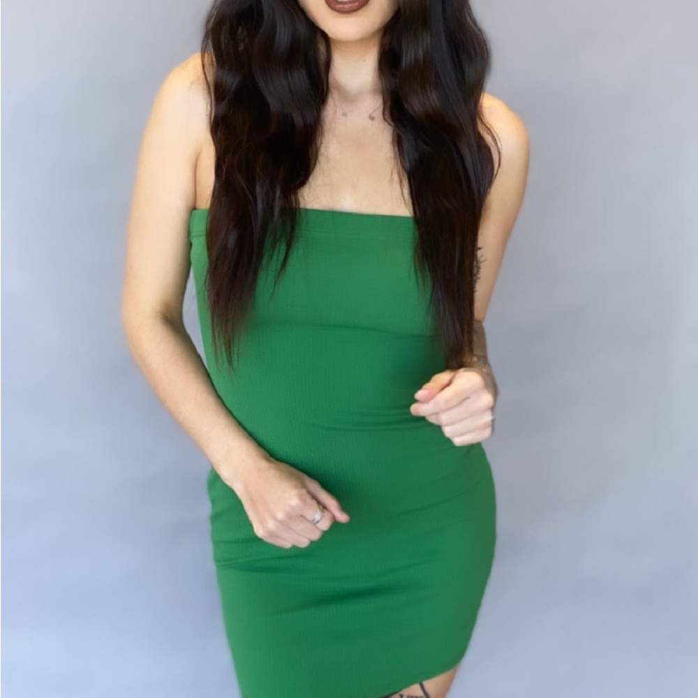 Elegant Green Strapless Dress